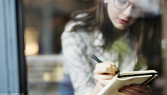 Ghost Writer in Cafe